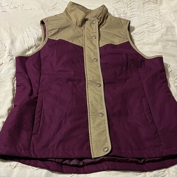 Magellan Outdoors Jackets & Blazers - Woman’s XXL Magellan Outdoor classic fit vest
